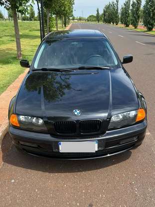 BMW-323i-2000