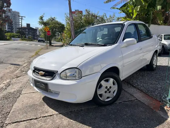 CHEVROLET CLASSIC 1.0 MPFI SPIRIT 8V FLEX 4P MANUAL CHEVROLET CLASSIC 1.0 MPFI SPIRIT 8V FLEX 4P MANUAL