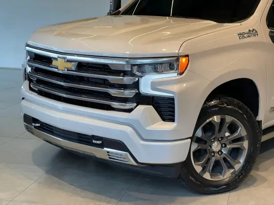 CHEVROLET SILVERADO 5.3 V8 GASOLINA 1500 HIGH COUNTRY 4X4 AUTOMÁTICO