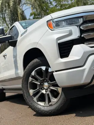 CHEVROLET SILVERADO 5.3 V8 GASOLINA 1500 HIGH COUNTRY 4X4 AUTOMÁTICO