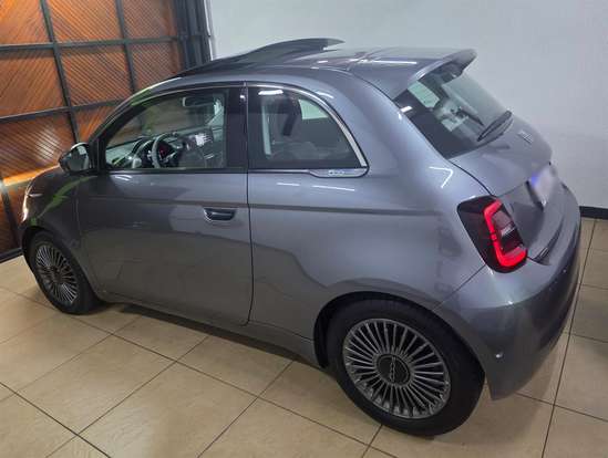 FIAT-500e-2021