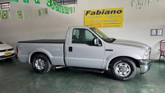 FORD F-250 4.2 XLT 4X2 CS TURBO DIESEL 2P MANUAL