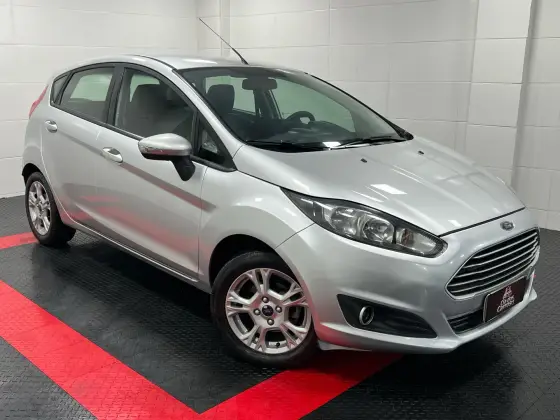 FORD FIESTA 1.6 SE HATCH 16V FLEX 4P POWERSHIFT FORD FIESTA 1.6 SE HATCH 16V FLEX 4P POWERSHIFT