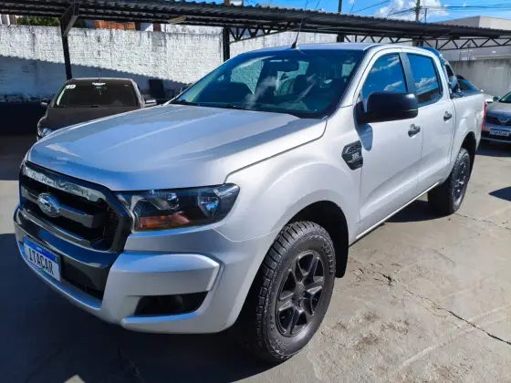 FORD RANGER 2.2 XLS 4X4 CD 16V DIESEL 4P AUTOMÁTICO