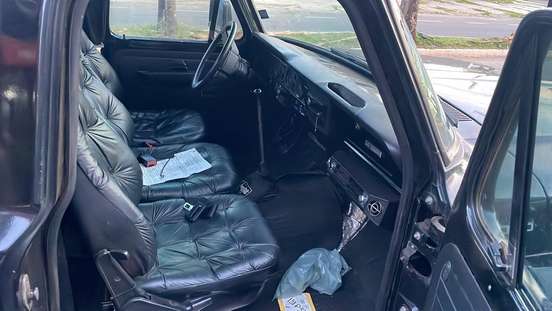 FORD-F-1000-1983