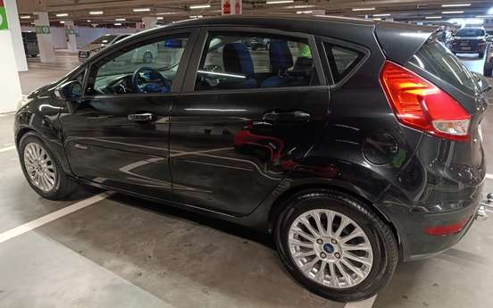 FORD-FIESTA-2014