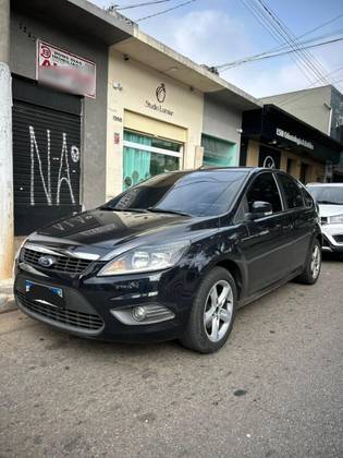 FORD FOCUS 2.0 GLX 16V FLEX 4P AUTOMÁTICO