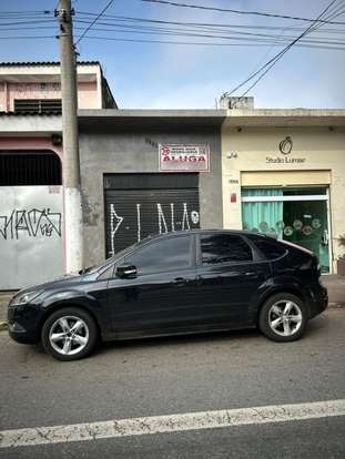 FORD-FOCUS-2010