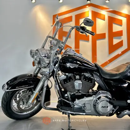 HARLEY-DAVIDSON ROAD KING CLASSIC HARLEY-DAVIDSON ROAD KING CLASSIC