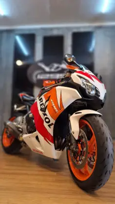 HONDA CBR 1000RR FIREBLADE 