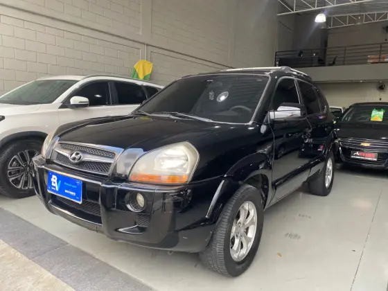 HYUNDAI TUCSON 2.0 MPFI GLS 16V 143CV 2WD GASOLINA 4P AUTOMÁTICO HYUNDAI TUCSON 2.0 MPFI GLS 16V 143CV 2WD GASOLINA 4P AUTOMÁTICO