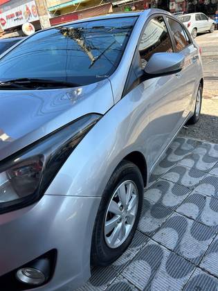 HYUNDAI HB20S 1.0 COMFORT PLUS 12V FLEX 4P MANUAL