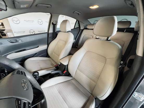 HYUNDAI-HB20S-2023