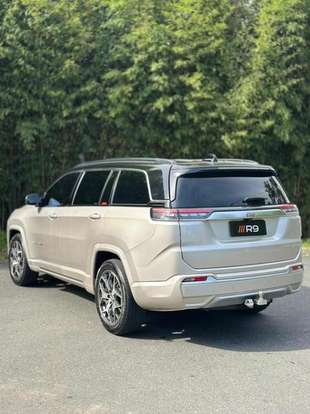 JEEP-COMMANDER-2023