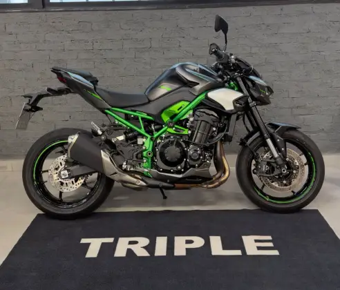 KAWASAKI Z900 KAWASAKI Z900