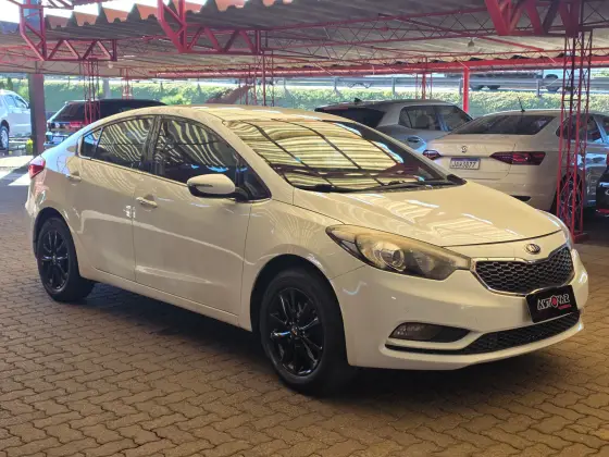 KIA CERATO 1.6 SX 16V FLEX 4P MANUAL KIA CERATO 1.6 SX 16V FLEX 4P MANUAL