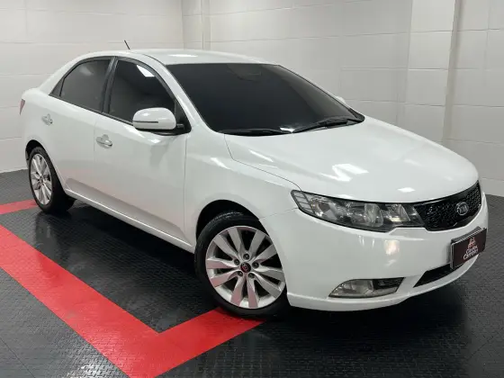 KIA CERATO 1.6 SX E.233 16V GASOLINA 4P AUTOMÁTICO KIA CERATO 1.6 SX E.233 16V GASOLINA 4P AUTOMÁTICO