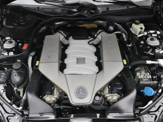MERCEDES-BENZ-E 63 AMG-6.2 SEDAN V8 32V GASOLINA 4P AUTOMÁTICO MERCEDES-BENZ-E 63 AMG-2010