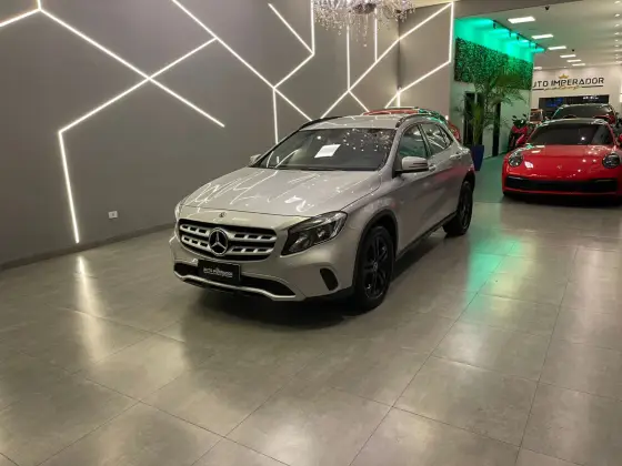 MERCEDES-BENZ GLA 200 1.6 CGI FLEX STYLE 7G-DCT