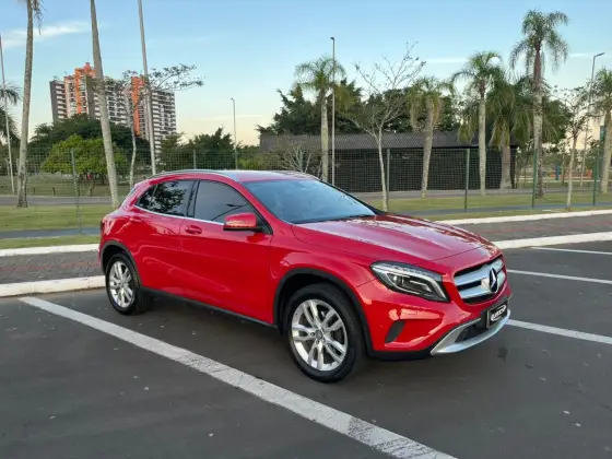 MERCEDES-BENZ GLA 200 1.6 CGI STYLE 16V TURBO GASOLINA 4P AUTOMÁTICO MERCEDES-BENZ GLA 200 1.6 CGI STYLE 16V TURBO GASOLINA 4P AUTOMÁTICO