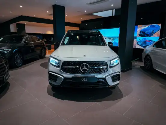 MERCEDES-BENZ-GLB 220-2.0 MHEV NIGHT EDITION 4MATIC 8G-DCT MERCEDES-BENZ-GLB 220-2026