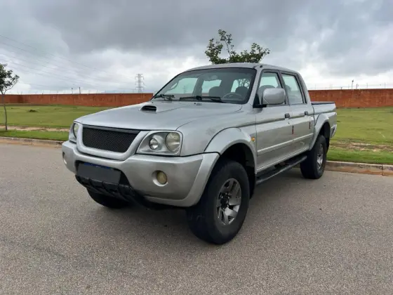 MITSUBISHI L200 2.5 GLS HPE 4X4 CD 8V TURBO DIESEL 4P AUTOMÁTICO