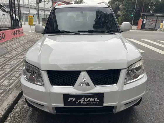 MITSUBISHI PAJERO TR4 2.0 4X2 16V 140CV FLEX 4P AUTOMÁTICO MITSUBISHI PAJERO TR4 2.0 4X2 16V 140CV FLEX 4P AUTOMÁTICO