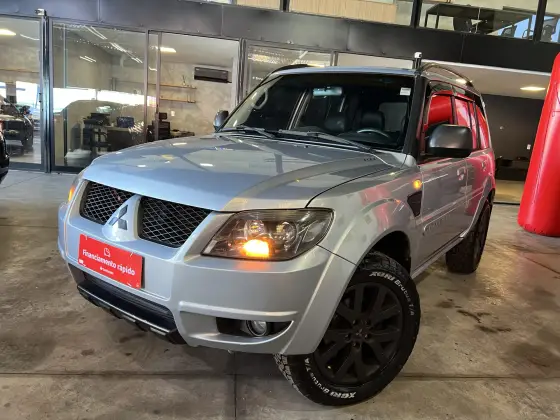 MITSUBISHI PAJERO TR4 2.0 4X4 16V 140CV FLEX 4P AUTOMÁTICO MITSUBISHI PAJERO TR4 2.0 4X4 16V 140CV FLEX 4P AUTOMÁTICO