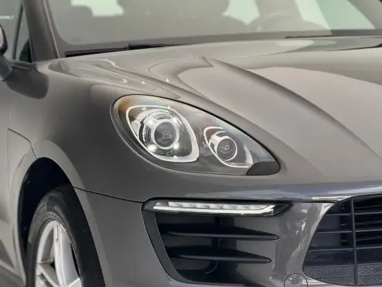 PORSCHE-MACAN-2017
