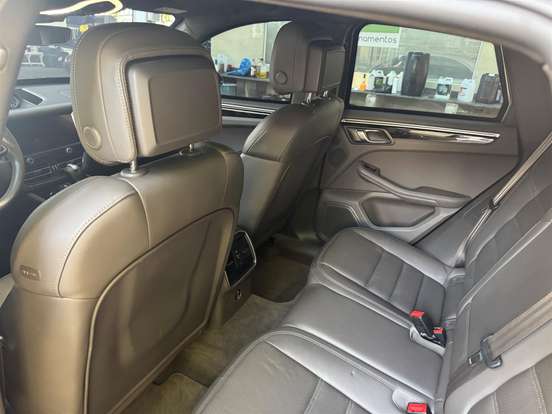 PORSCHE-MACAN-2022