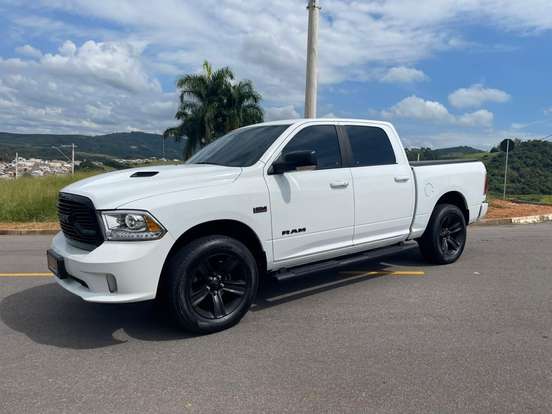 RAM-CLASSIC-5.7 V8 GASOLINA LARAMIE NIGHT EDITION CD 4X4 AUTOMÁTICO RAM-CLASSIC-2022
