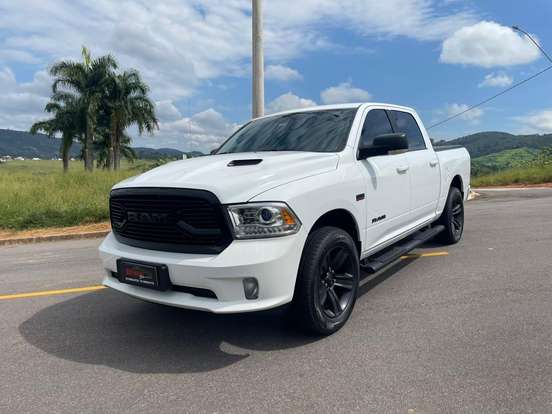RAM-CLASSIC-5.7 V8 GASOLINA LARAMIE NIGHT EDITION CD 4X4 AUTOMÁTICO RAM-CLASSIC-2022