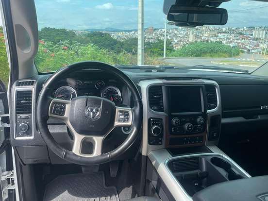 RAM-CLASSIC-5.7 V8 GASOLINA LARAMIE NIGHT EDITION CD 4X4 AUTOMÁTICO RAM-CLASSIC-2022
