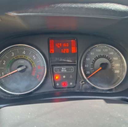 RENAULT-CLIO-2014