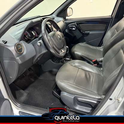 RENAULT-DUSTER-2019