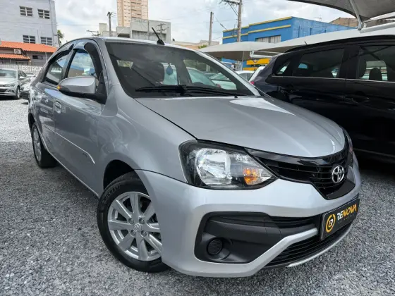TOYOTA ETIOS 1.5 X PLUS SEDAN 16V FLEX 4P AUTOMÁTICO