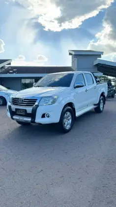 TOYOTA HILUX 2.7 SRV 4X2 CD 16V FLEX 4P AUTOMÁTICO TOYOTA HILUX 2.7 SRV 4X2 CD 16V FLEX 4P AUTOMÁTICO