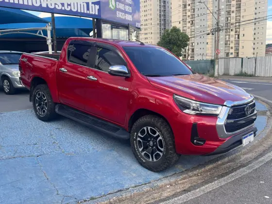 TOYOTA HILUX 2.8 D-4D TURBO DIESEL CD SRX 4X4 AUTOMÁTICO