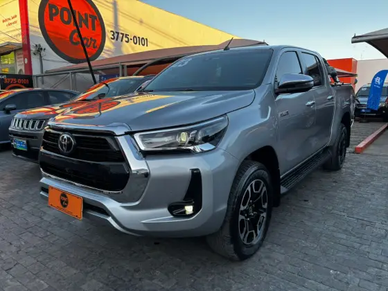 TOYOTA HILUX 2.8 D-4D TURBO DIESEL CD SRX 4X4 AUTOMÁTICO