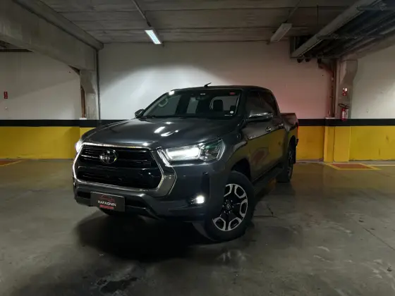 TOYOTA HILUX 2.8 D-4D TURBO DIESEL CD SRX 4X4 AUTOMÁTICO TOYOTA HILUX 2.8 D-4D TURBO DIESEL CD SRX 4X4 AUTOMÁTICO