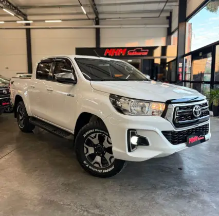 TOYOTA HILUX 2.8 SR 4X4 CD 16V DIESEL 4P AUTOMÁTICO