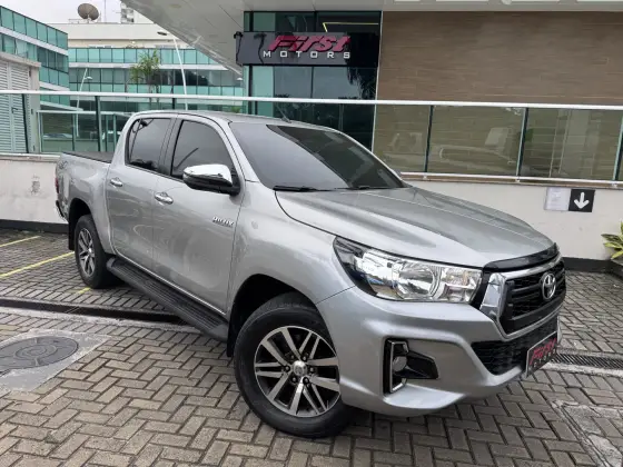TOYOTA HILUX 2.8 SRV 4X4 CD 16V DIESEL 4P AUTOMÁTICO