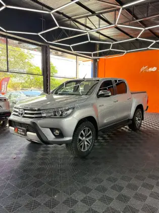 TOYOTA HILUX 2.8 SRX 4X4 CD 16V DIESEL 4P AUTOMÁTICO TOYOTA HILUX 2.8 SRX 4X4 CD 16V DIESEL 4P AUTOMÁTICO