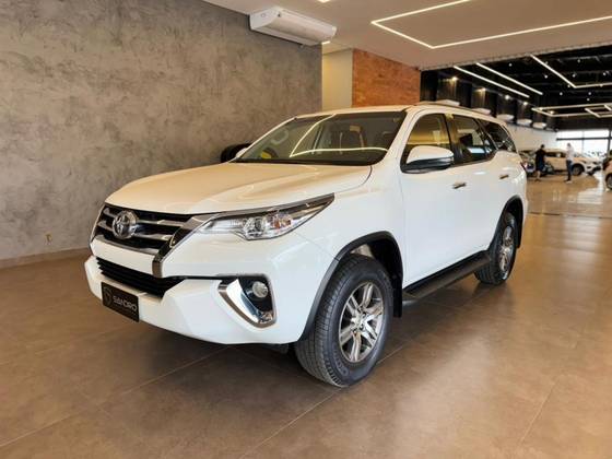 TOYOTA HILUX 2.7 SRV 4X2 CD 16V FLEX 4P AUTOMÁTICO