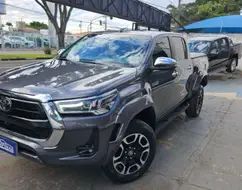 TOYOTA HILUX 2.8 D-4D TURBO DIESEL CD SRX PLUS 4X4 AUTOMÁTICO TOYOTA HILUX 2.8 D-4D TURBO DIESEL CD SRX PLUS 4X4 AUTOMÁTICO