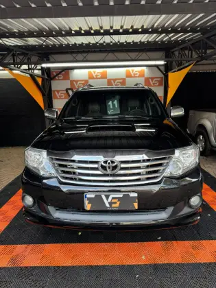 TOYOTA HILUX SW4 3.0 SRV 4X4 16V TURBO INTERCOOLER DIESEL 4P AUTOMÁTICO TOYOTA HILUX SW4 3.0 SRV 4X4 16V TURBO INTERCOOLER DIESEL 4P AUTOMÁTICO