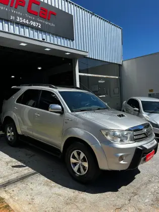 TOYOTA HILUX SW4 3.0 SRV 4X4 16V TURBO INTERCOOLER DIESEL 4P AUTOMÁTICO