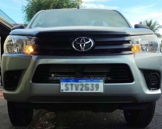 TOYOTA-HILUX-2.8 D-4D TURBO DIESEL CS 4X4 MANUAL TOYOTA-HILUX-2024
