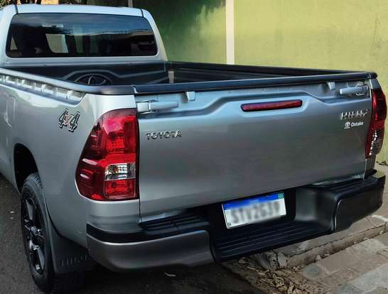 TOYOTA-HILUX-2.8 D-4D TURBO DIESEL CS 4X4 MANUAL TOYOTA-HILUX-2024