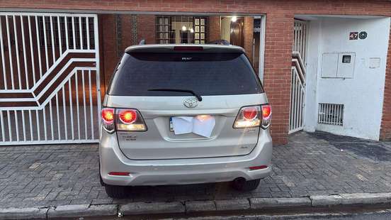 TOYOTA-HILUX SW4-2015